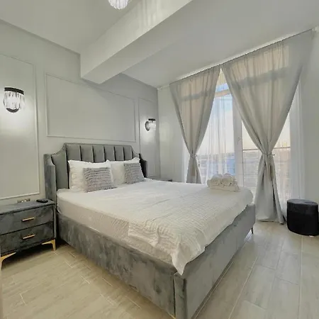 Gray Boutique In Alezzi Beach Apartmán Năvodari